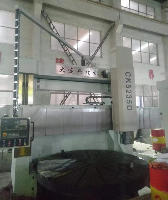 定制單滑枕雙柱數(shù)控立車(chē)
